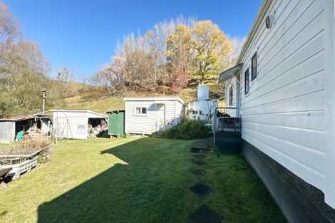 Photo of property in 3 Waitipapa Road, Hunterville, 4730