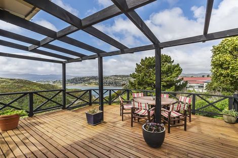 Photo of property in 4 Crown Hill, Titahi Bay, Porirua, 5022