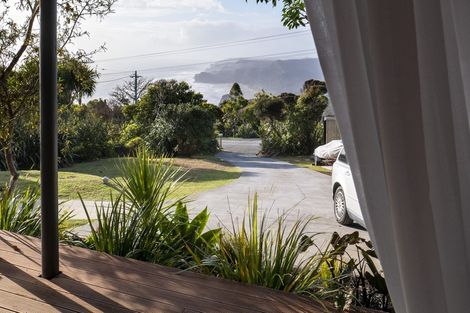 Photo of property in 14 Log Race Road, Piha, New Lynn, 0772