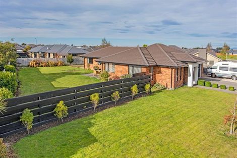 Photo of property in 72 Acacia Avenue, Rangiora, 7400