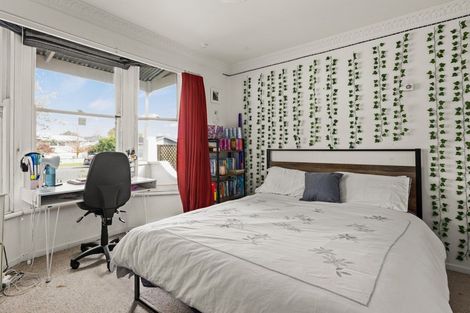 Photo of property in 702 Queen Street East, Parkvale, Hastings, 4122