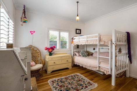 Photo of property in 1/92 Eversleigh Road, Belmont, Auckland, 0622