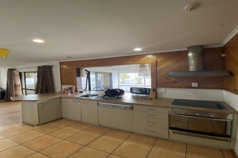 Photo of property in 63 Lynwood Road, New Lynn, Auckland, 0600