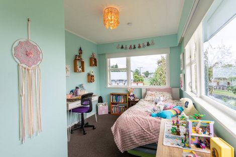 Photo of property in 77 Fergusson Street, Woodville, 4920