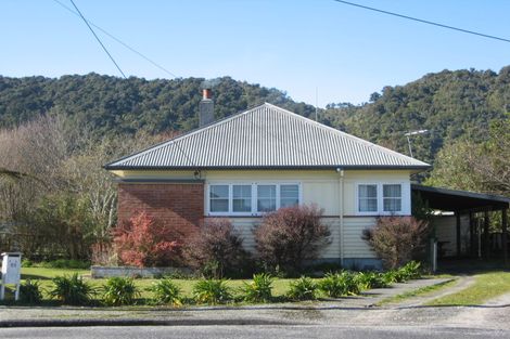 Photo of property in 11 Kerr Avenue, Cobden, Greymouth, 7802