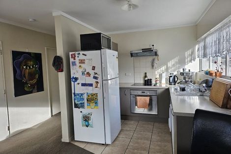 Photo of property in 8/126 Redwood Avenue, Tawa, Wellington, 5028