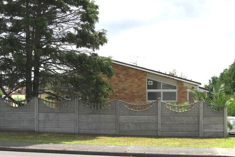 Photo of property in 52 Target Road, Totara Vale, Auckland, 0629
