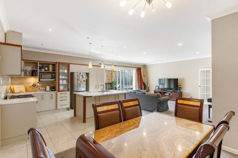 Photo of property in 8 Chateau Rise, Flat Bush, Auckland, 2016