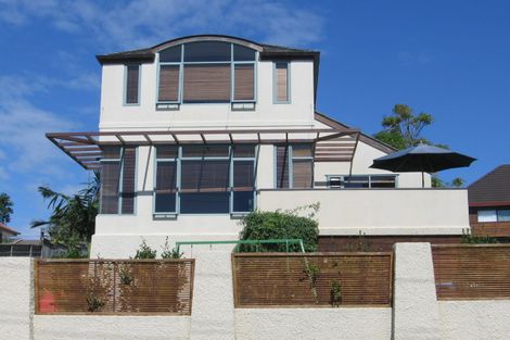 Photo of property in 1/37 Braemar Road, Rothesay Bay, Auckland, 0630