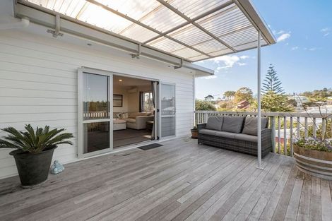Photo of property in 900b Whangaparaoa Road, Manly, Whangaparaoa, 0930