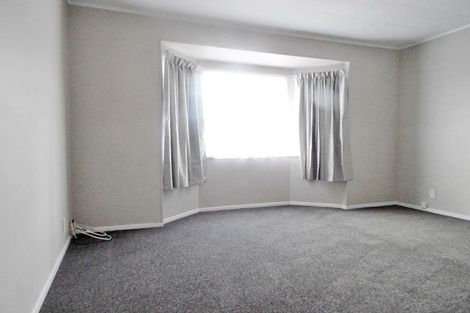 Photo of property in 2 Barbados Drive, Unsworth Heights, Auckland, 0632
