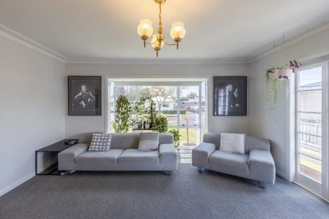 Photo of property in 4 Turakina Street, Merrilands, New Plymouth, 4312