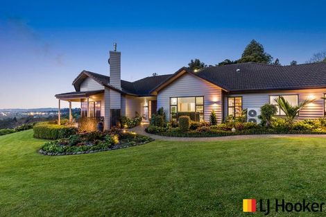 Photo of property in 39 Harry Dreadon Road, Opaheke, Papakura, 2584