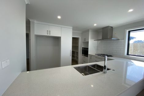 Photo of property in 6 Faber Place, Rototuna North, Hamilton, 3210