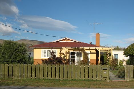 Photo of property in 18 Orient Street, Cromwell, 9310