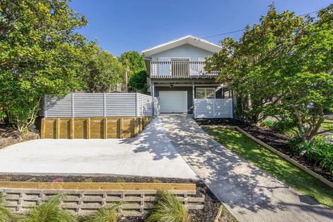 Photo of property in 74 Saddleback Rise, Murrays Bay, Auckland, 0630