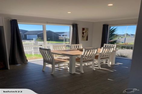 Photo of property in 4 Cassinia Close, Papamoa Beach, Papamoa, 3118