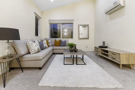 Photo of property in 9 Carex Way, Long Bay, Auckland, 0630