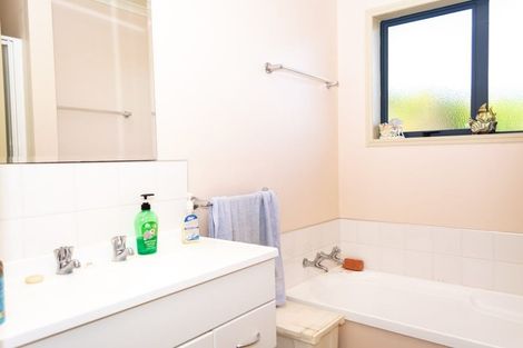 Photo of property in 32 Dillon Drive, Bell Block, New Plymouth, 4312