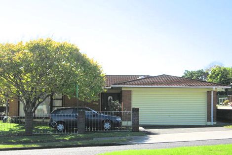Photo of property in 72 Highland Park Drive, Highland Park, Auckland, 2010