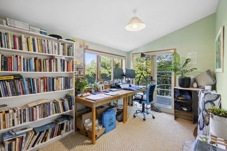 Photo of property in 29a Acheron Road, Paremata, Porirua, 5026