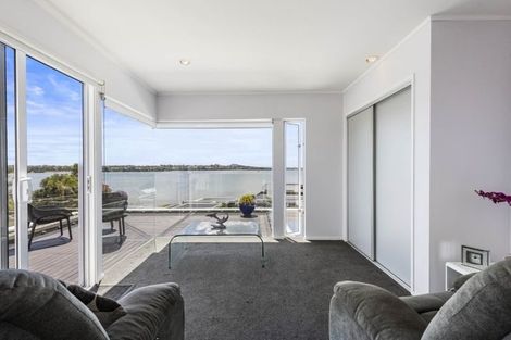 Photo of property in 100 Bramley Drive, Farm Cove, Auckland, 2012