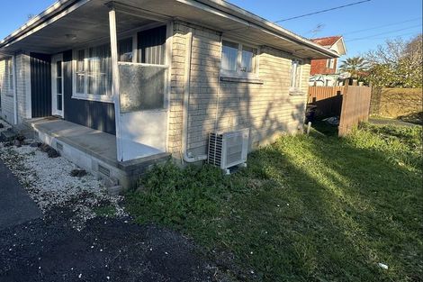 Photo of property in 1/215 Swanson Road, Henderson, Auckland, 0610