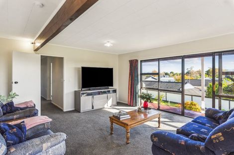 Photo of property in 77 Aorangi Road, Paraparaumu, 5032