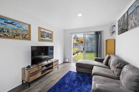 Photo of property in 10 Shaldon Crescent, Blagdon, New Plymouth, 4310