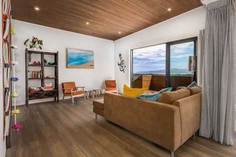 Photo of property in 76 Kotare Street, Waikanae, 5036