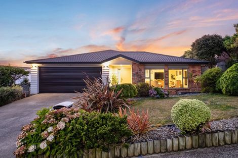 Photo of property in 121 Te Puia Drive, Aotea, Porirua, 5024