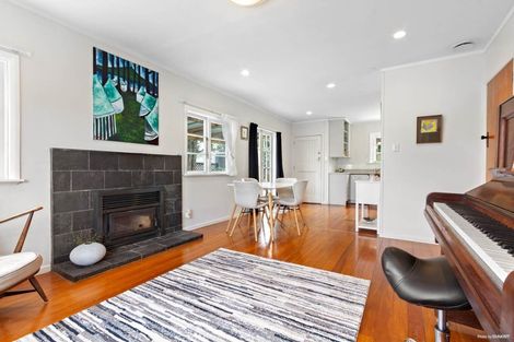 Photo of property in 79 Kaurilands Road, Titirangi, Auckland, 0604