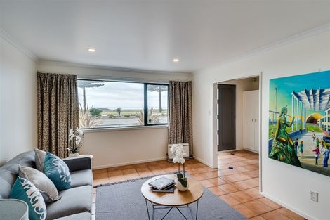 Photo of property in 633 Marine Parade, Napier South, Napier, 4110