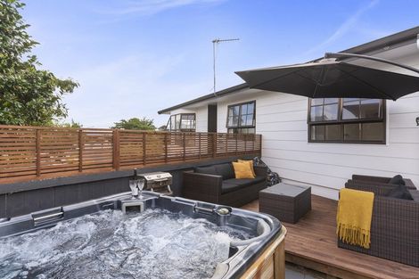 Photo of property in 8 Taurus Place, Kawaha Point, Rotorua, 3010