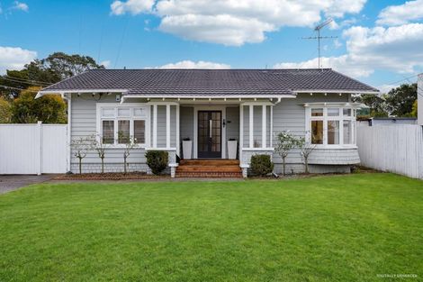 Photo of property in 9 Ocean View Road, Hillcrest, Auckland, 0627