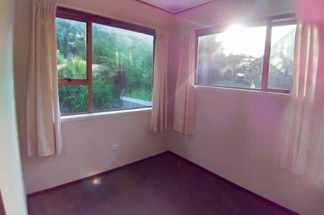 Photo of property in 2/9 Seaton Road, Murrays Bay, Auckland, 0630