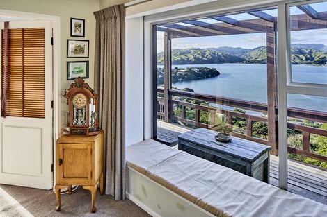 Photo of property in 105 Kahu Road, Paremata, Porirua, 5024