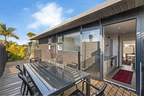 Photo of property in 3/132 Onewa Road, Northcote, Auckland, 0627