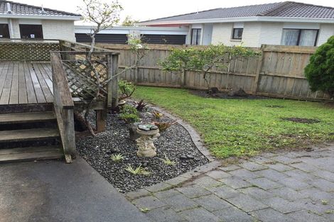 Photo of property in 2/65 Golf Road, New Lynn, Auckland, 0600