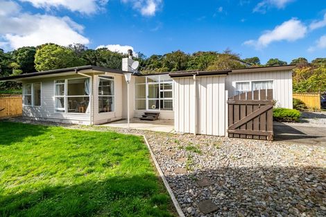 Photo of property in 3 Silverbirch Grove, Churton Park, Wellington, 6037