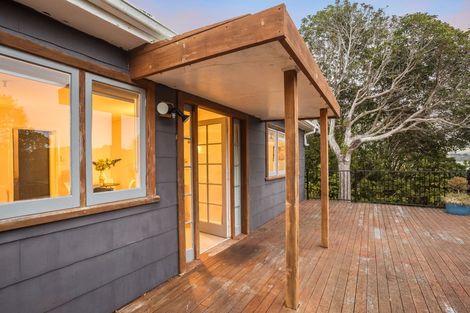 Photo of property in 82 Cluny Road, Plimmerton, Porirua, 5026