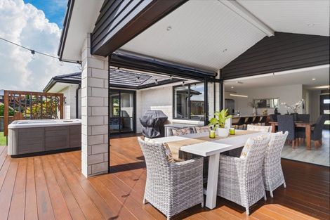 Photo of property in 2 Olive Close, Omokoroa, 3114