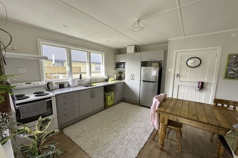 Photo of property in 70 Mckenzie Street, Geraldine, 7930