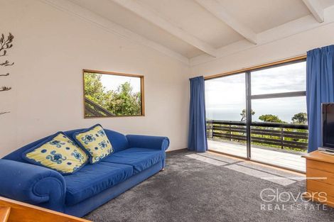 Photo of property in 23 Te Ahuahu Road, Piha, New Lynn, 0772