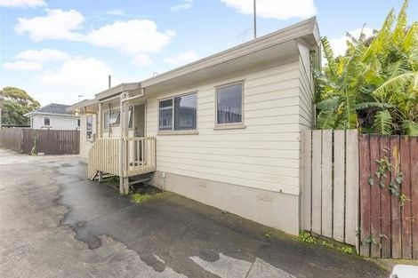 Photo of property in 2/34 Plunket Avenue, Papatoetoe, Auckland, 2104