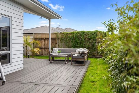 Photo of property in 27 Te Kio Crescent, Papamoa Beach, Papamoa, 3118