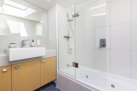 Photo of property in 32 Mantell Street, Seatoun, Wellington, 6022