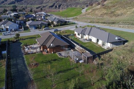 Photo of property in 38 Quill Street, Lake Hayes, Queenstown, 9304