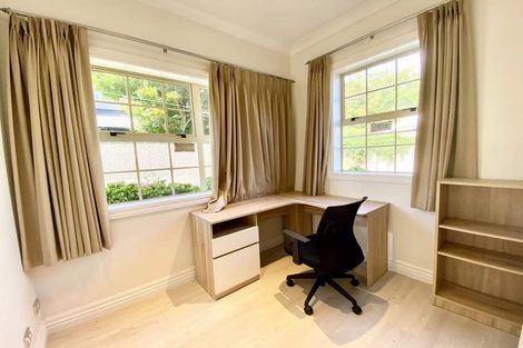 Photo of property in 2/36 Greenvalley Rise, Glenfield, Auckland, 0629