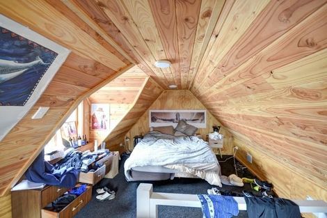 Photo of property in Elm Lodge Backpackers, 74 Elm Row, Dunedin Central, Dunedin, 9016